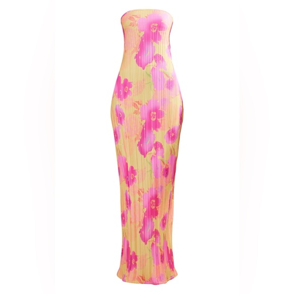 Pretty Little Thing - Multi Floral Print Plisse Bandeau Cowl Back Maxi Dress - Picture 1 of 8